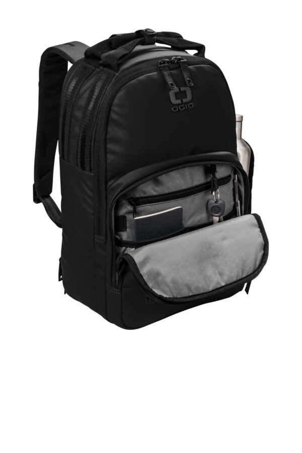 10973-Blacktop-7-91009BlacktopFlatRightprop-1200W OGIO® Commuter Transfer Pack