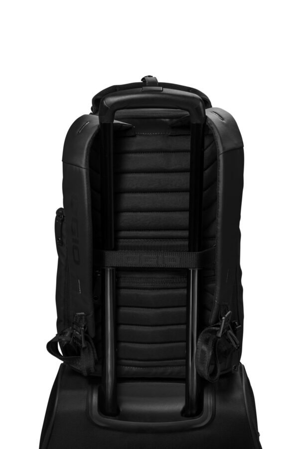10973-Blacktop-8-91009BlacktopFlatPassthrough-1200W OGIO® Commuter Transfer Pack