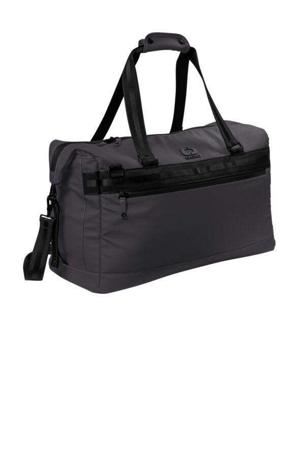 10974-TarmacGrey-4-411098TarmacGreyFlatRight-1200W OGIO® Commuter Duffel