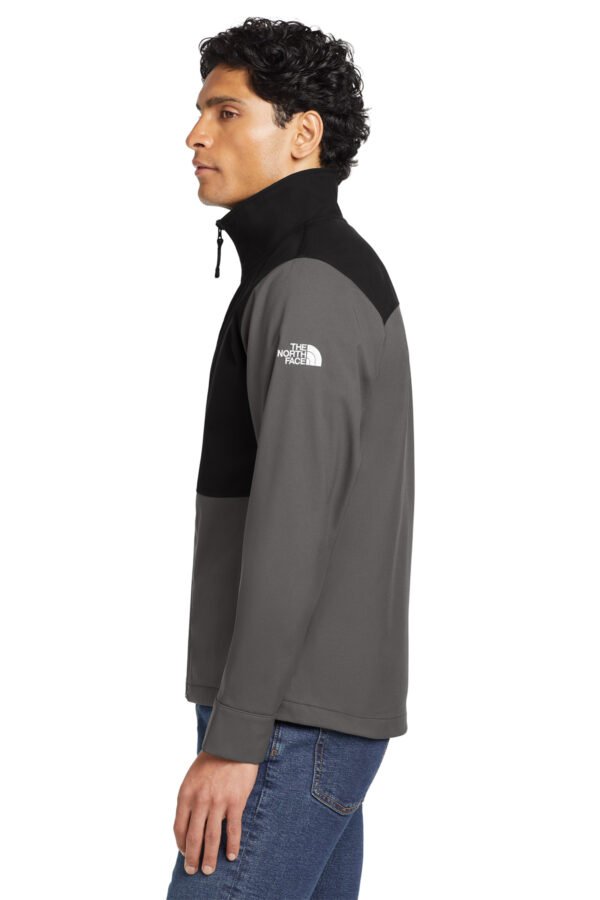 1200W-10542-AsphaltGry-4-NF0A552ZAsphaltGryModelSide3 The North Face® Castle Rock Soft Shell Jacket